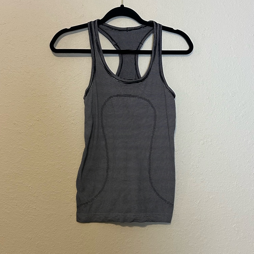 Lululemon Swiftly Tech Racerback Black & White Striped Tank‎ Top Size 4 - Picture 2 of 8
